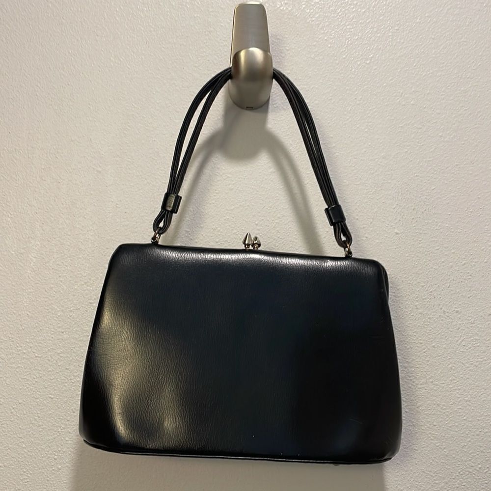 Womans vintage black leather handbag - Picture 7 of 16